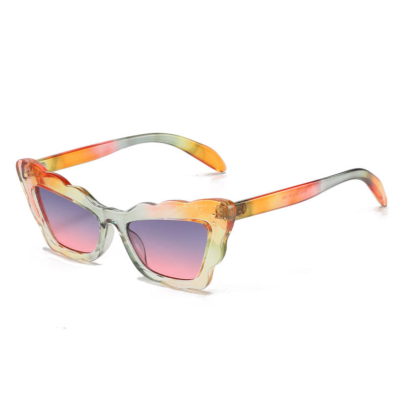 Design Durable plastic women Fashion Sunglasses
